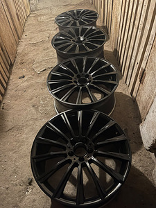Диски Mercedes-Benz R20 (2 фото из 2)