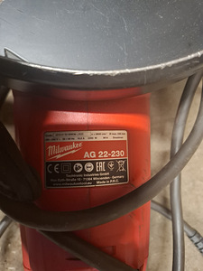 Milwaukee AG22-230 – угловая шлифовальная машина 2200 W / 230 mm (4 фото из 4)