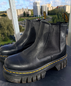 Saapad Dr. Martens (1 foto / 6)