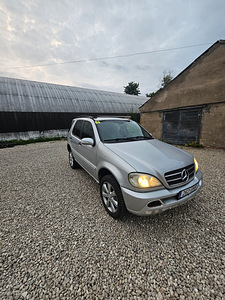 Mercedes ml270 (2 foto / 12)
