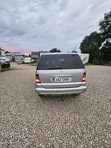 Mercedes ml270 (3 foto / 12)