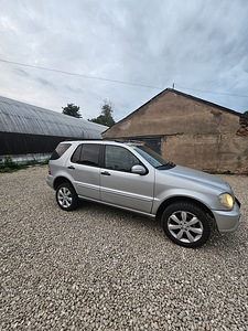 Mercedes ml270 (5 foto / 12)