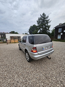 Mercedes ml270 (6 foto / 12)