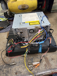Alpine raadio IVA-502R ja võim MRA-F350 (2 foto / 5)
