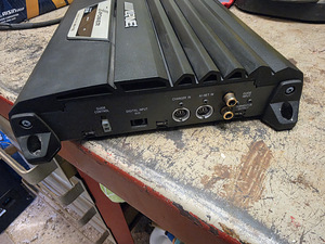 Alpine raadio IVA-502R ja võim MRA-F350 (3 foto / 5)