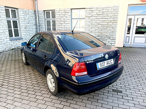 Volkswagen Bora (4 foto / 15)