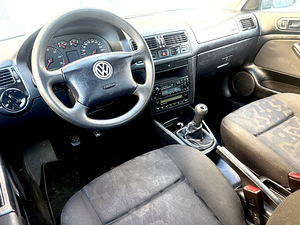 Volkswagen Bora (9 foto / 15)
