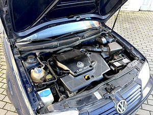 Volkswagen Bora (12 foto / 15)