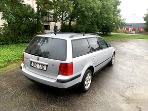 Volkswagen Passat (4 foto / 15)