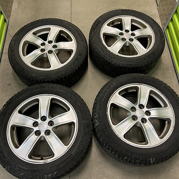 Toyota originaal valuveljed 16" + Continental IceContact 2