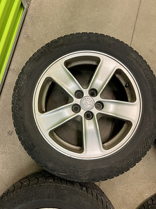 Toyota originaal valuveljed 16" + Continental IceContact 2 (5 foto / 10)