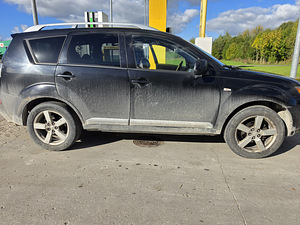 Mitsubishi outlander (4 foto / 8)