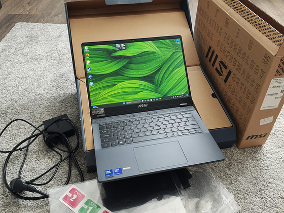 Msi Prestige 14AI+ OLED