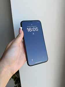iPhone 11 64GB (2 foto / 10)