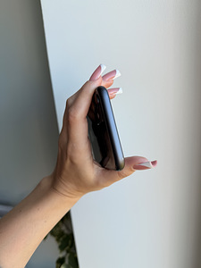 iPhone 11 64GB (7 foto / 10)
