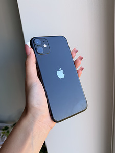 iPhone 11 64GB (8 foto / 10)