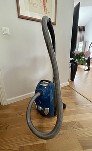Electrolux tolmuimeja VC-H4217e-10 (2 foto / 5)