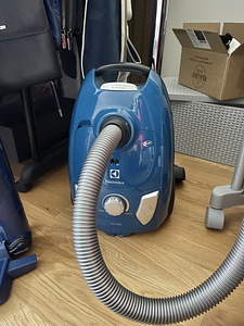Electrolux tolmuimeja VC-H4217e-10 (1 foto / 5)