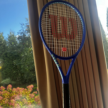 Wilson Ultra v5 tennis reket
