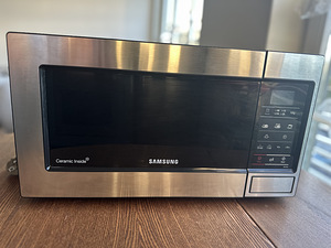 Микроволновая печь Samsung (2 фото из 8)