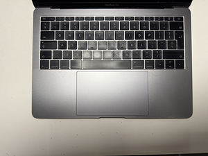MacBook 2017 13-inch i5 / 8 GB (3 foto / 8)