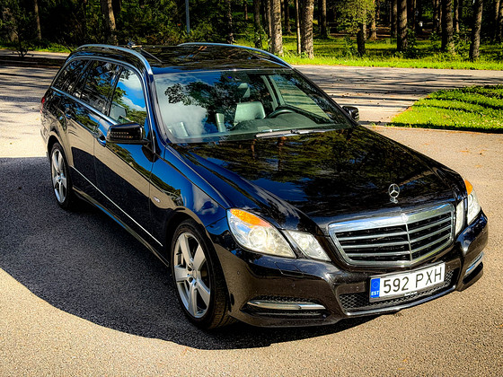 Mercedes-Benz E 250 Avantgarde 1.8 150kW (2010)