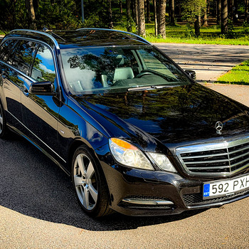 Mercedes-Benz E 250 Avantgarde 1.8 150kW (2010)