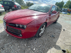 ALFA ROMEO 159 1.8 BENSIIN, MAN, VARUOSAD (2 foto / 10)