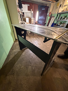 Kirjutus/arvuti laud klaas+metall+mdf (6 foto / 7)