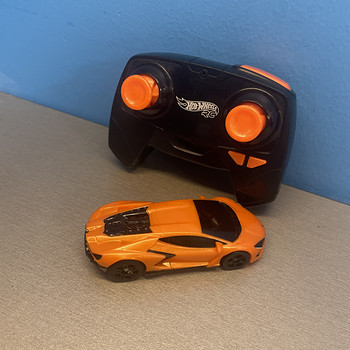 Müüa raadio teel juhitav Hot Wheelsi auto