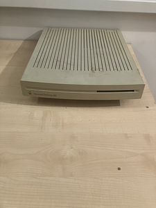 Macintosh performa 400 (2 foto / 3)
