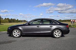 Audi a4 (3 foto / 14)
