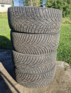 245/45 R18 Triangle Icelynx naelrehvid 4 tk (1 foto / 1)