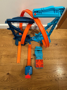 Hot Wheels rada topeltsilmuse ja stardiseadmega (1 foto / 3)
