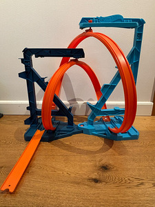 Hot Wheels rada topeltsilmuse ja stardiseadmega (2 foto / 3)