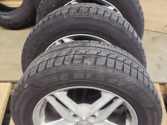 16" диски Volkswagen 5x112 с нешипованными шинами 205/60/16