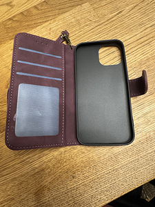 iPhone 13 mini kaaned kaarditaskutega (2 foto / 2)