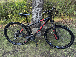 Trek Marlin 7 29” M / L - raam ! Korralik kasutatud ratas ! (1 foto / 9)