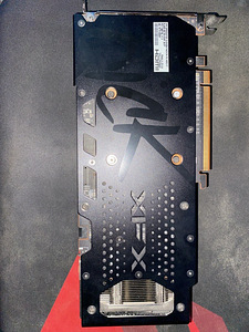 RX 6600 XT (defektne) (2 foto / 4)