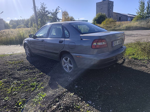 Volvo v40 (4 foto / 9)