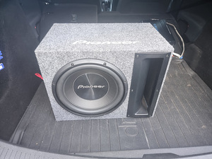 Müüa subwoofer ja võimendi (1 foto / 2)