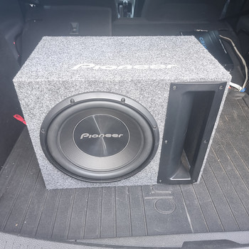 Müüa subwoofer ja võimendi