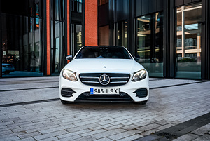 Mercedes-Benz E 220 AMG Styling Night Package (2 фото из 15)