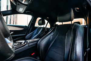 Mercedes-Benz E 220 AMG Styling Night Package (11 фото из 15)