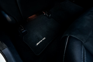 Mercedes-Benz E 220 AMG Styling Night Package (15 фото из 15)