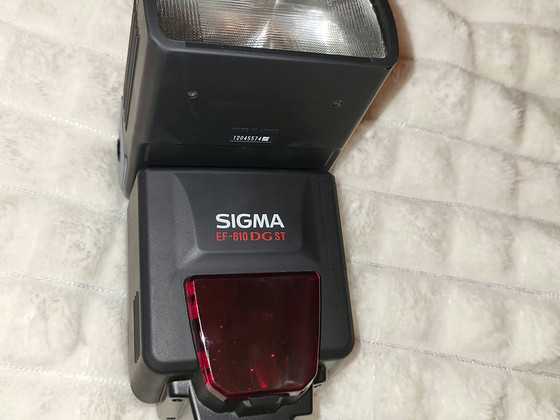 Sigma EF-610 DG ST välklamp Nikonile + kott