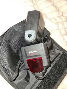 Вспышка Sigma EF-610 DG ST для Nikon + чехол (7 фото из 8)