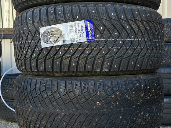 R20 285 45 20 Goodyear новые 2 шт Michelin б/у 2 шт
