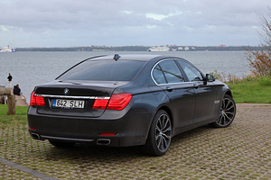 BMW 740d xdrive (3 фото из 14)