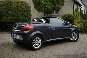 Opel Tigra Linea Nera (4 foto / 10)